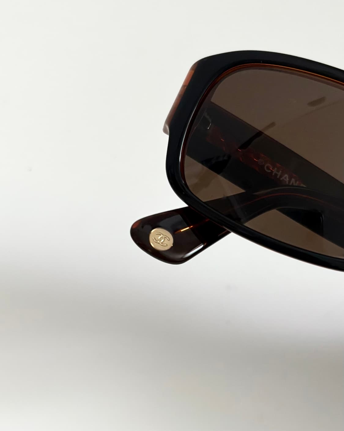 CHANEL 빈티지 샤넬 로고 마트라세 선글라스 다크브라운  상품이미지10