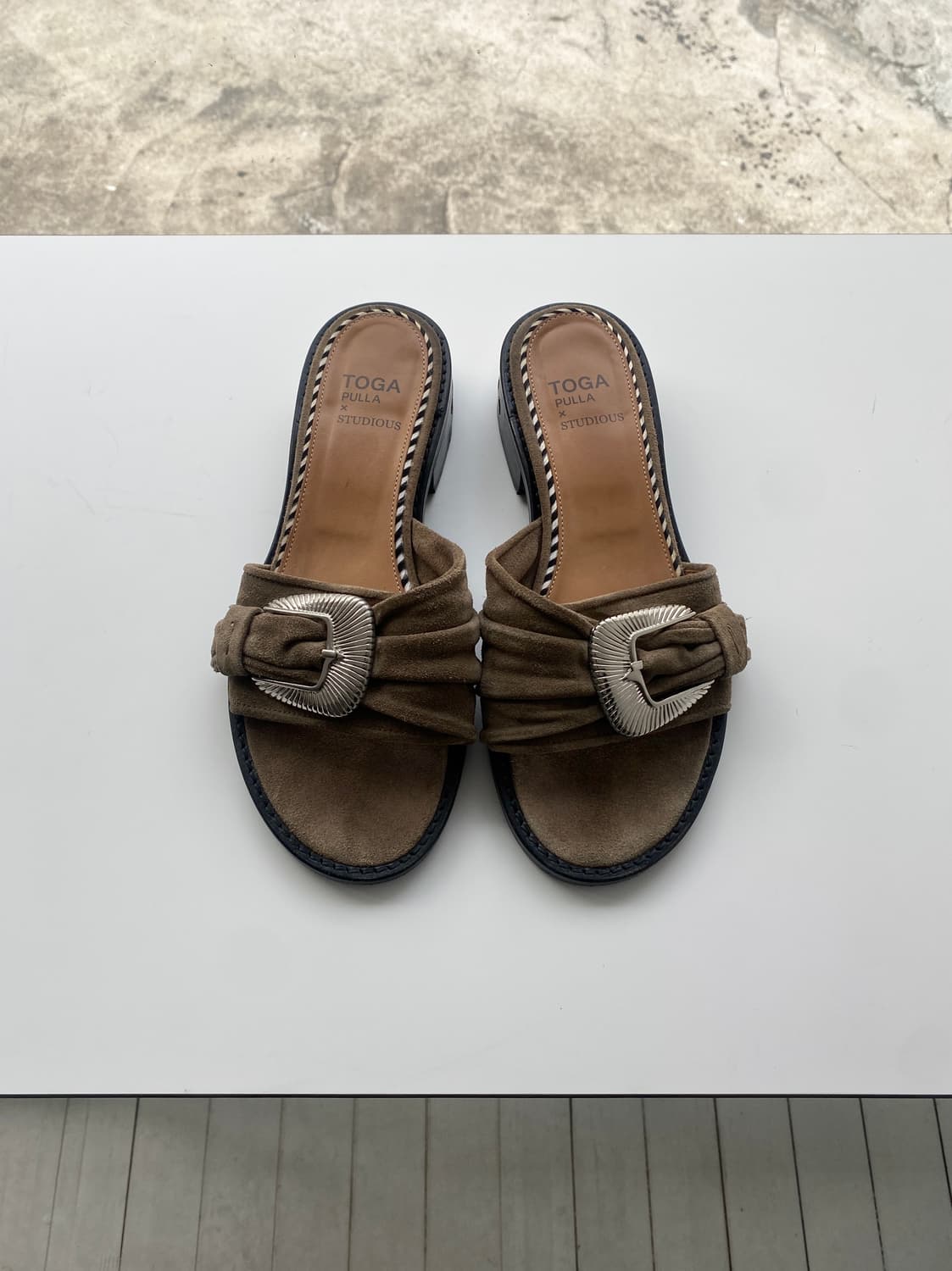 [Toga pulla] 웨스턴 버클 샌들 상품이미지1