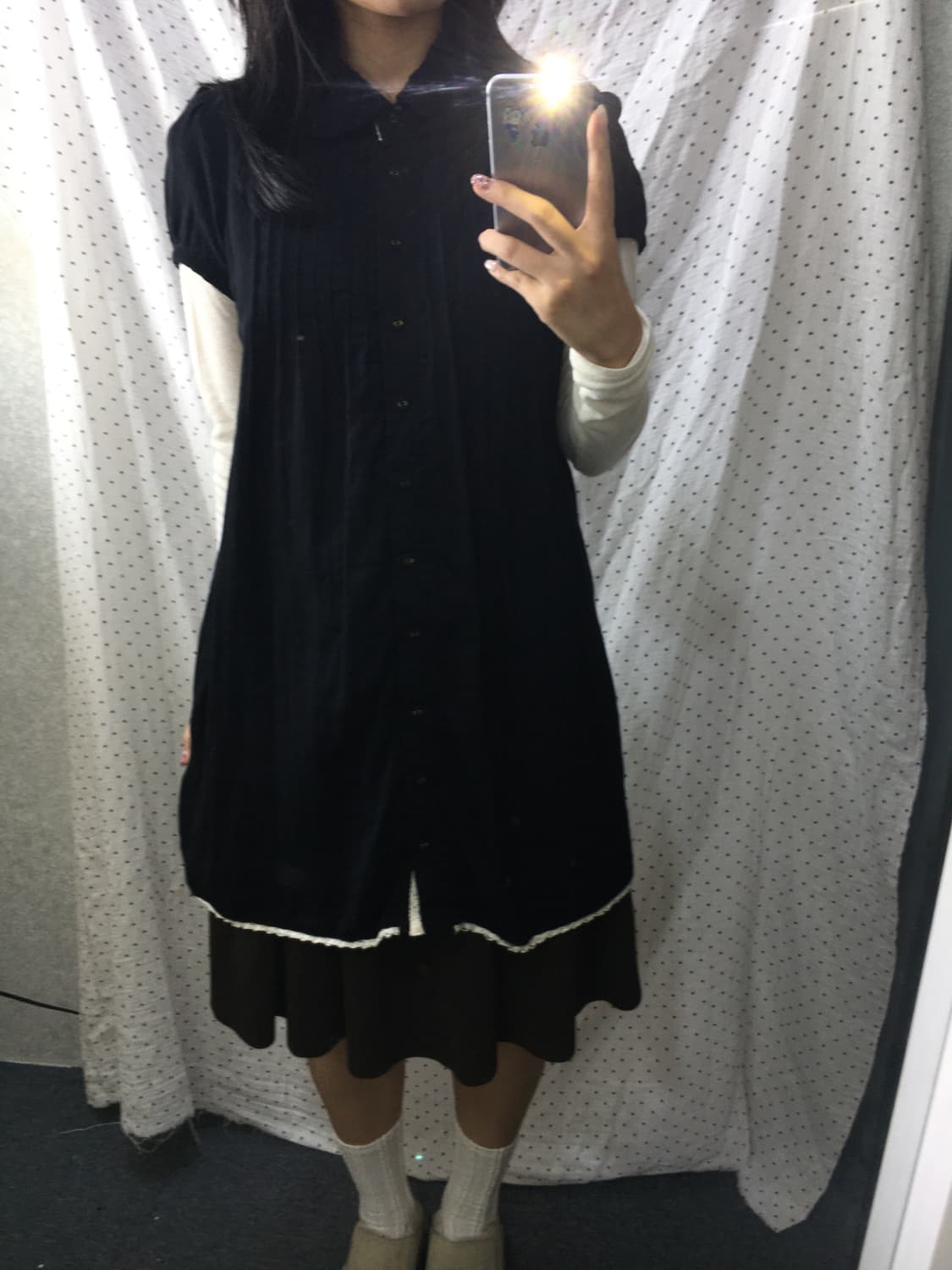 블랙 둥근 카라 반소매 원피스 상품이미지2