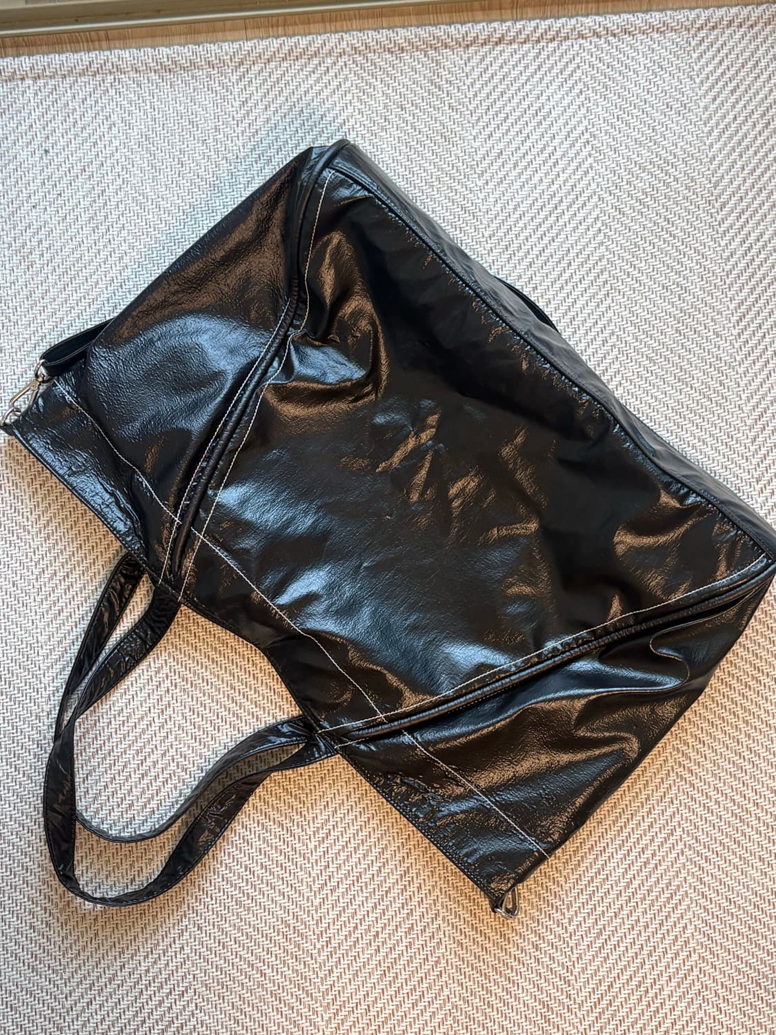 마뗑킴 빅 코팅 토트백 블랙 상품이미지3
