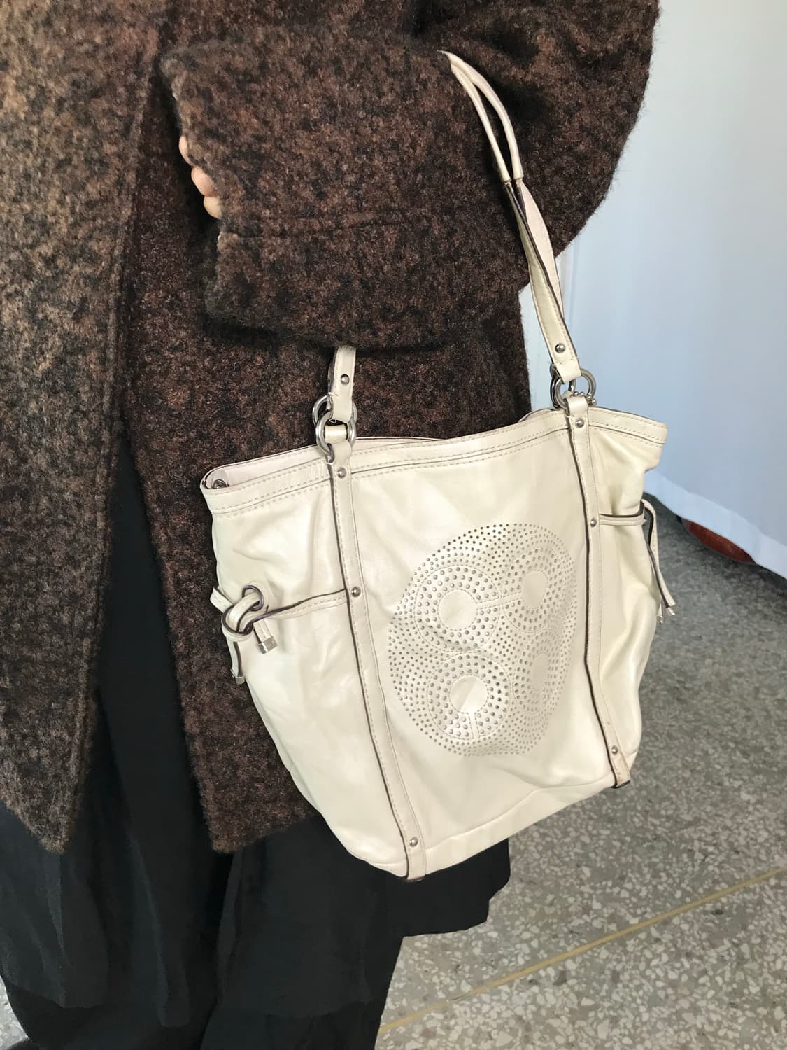 코치 크림 레더백  상품이미지3