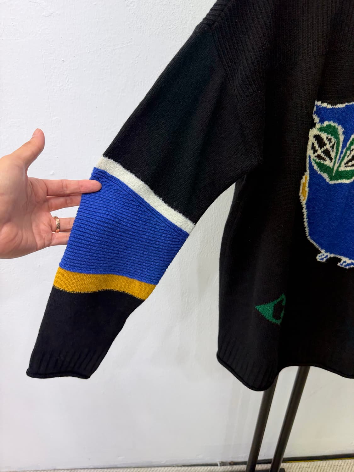 정품) 럭키슈에뜨 블랙 니트 스웨터 F 상품이미지3