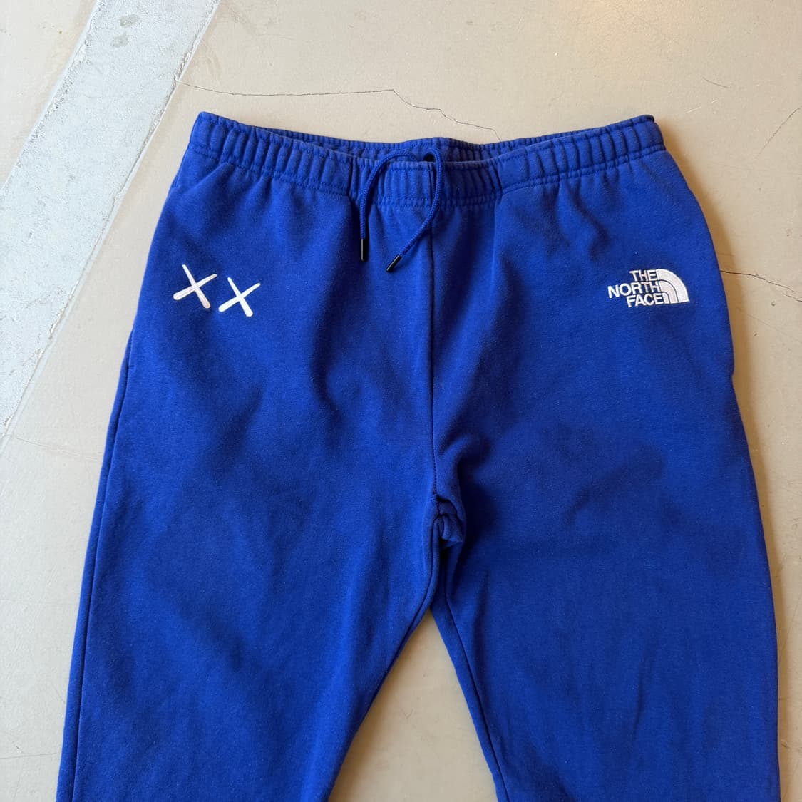 노스페이스 x 카우스 볼트 블루 스웻팬츠 상품이미지2