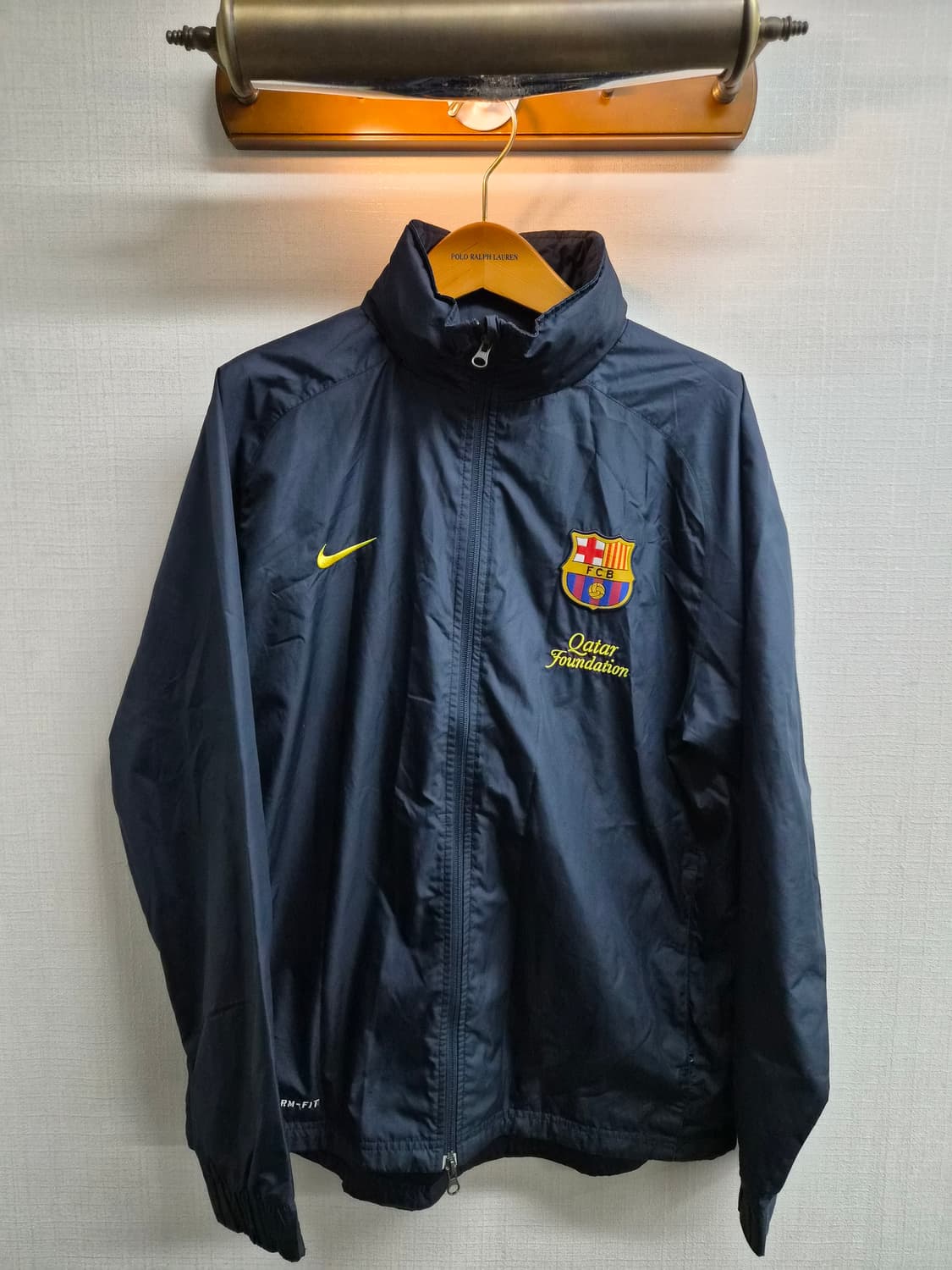 XL) 나이키 FC 바르셀로나 바람막이 팝니다 상품이미지1