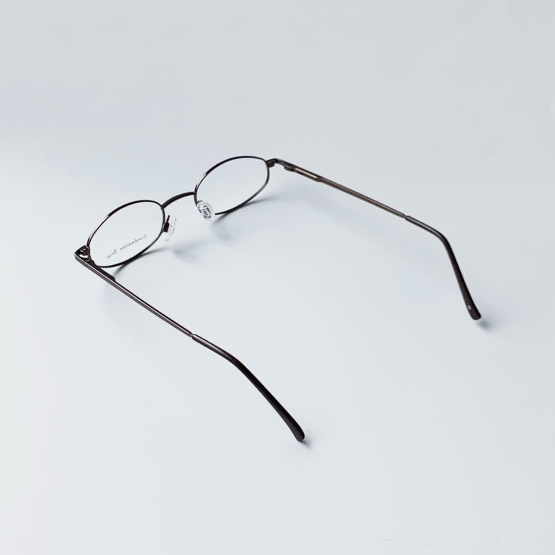 [픽키-693] 브라운 메탈 풀프레임 안경 슬림 오벌 클래식 미니멀 상품이미지2