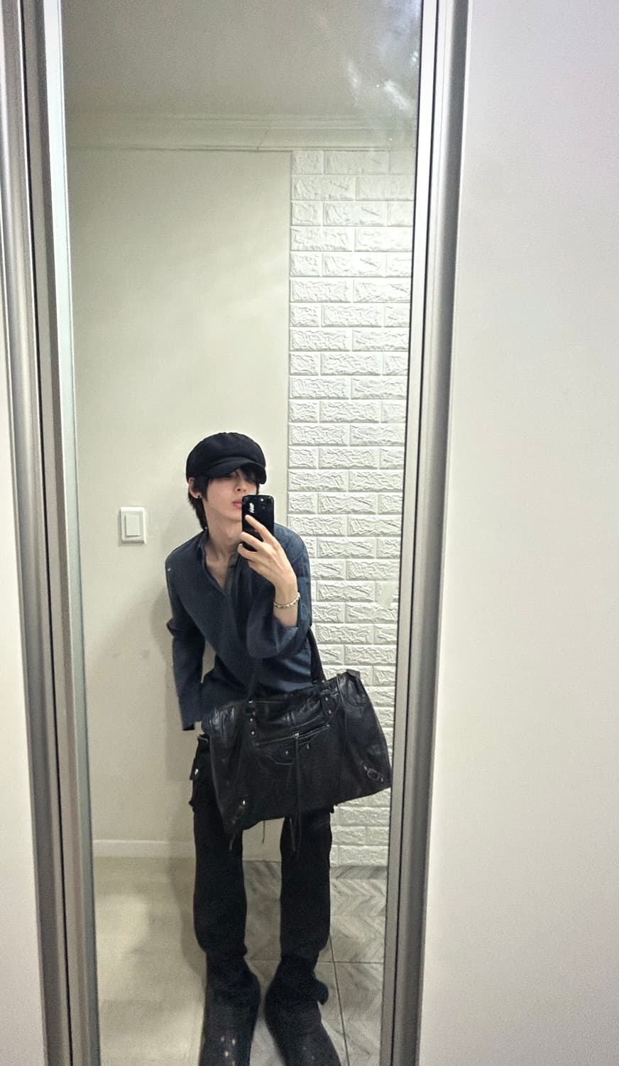 발렌맛 모터백 블랙 레더 토트백 상품이미지1