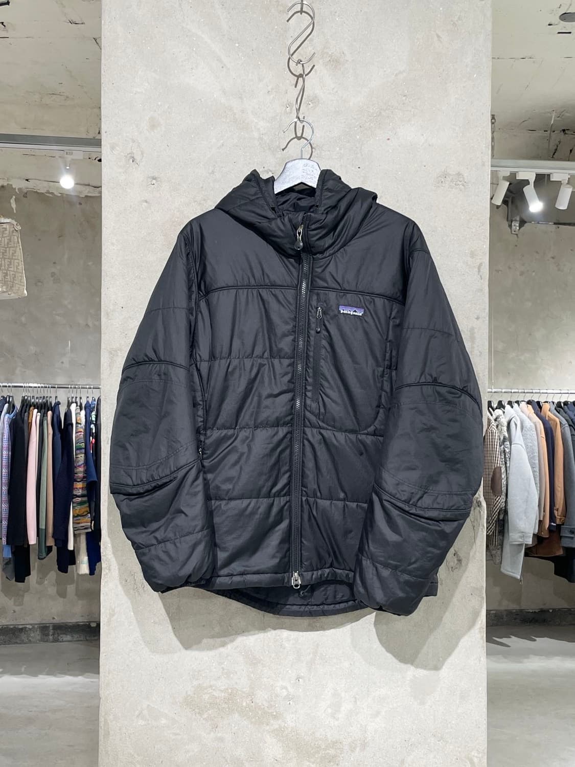 파타고니아 00s 블랙 프리마로프트 다스 파카 상품이미지1