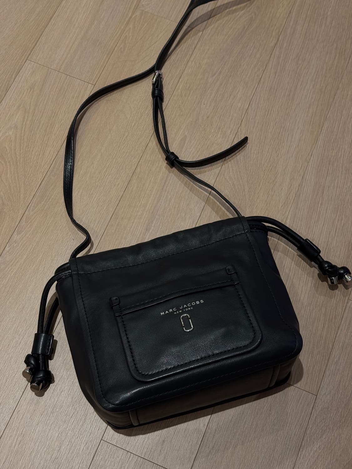 마크바이마크제이콥스 블랙 가죽 크로스백 상품이미지1