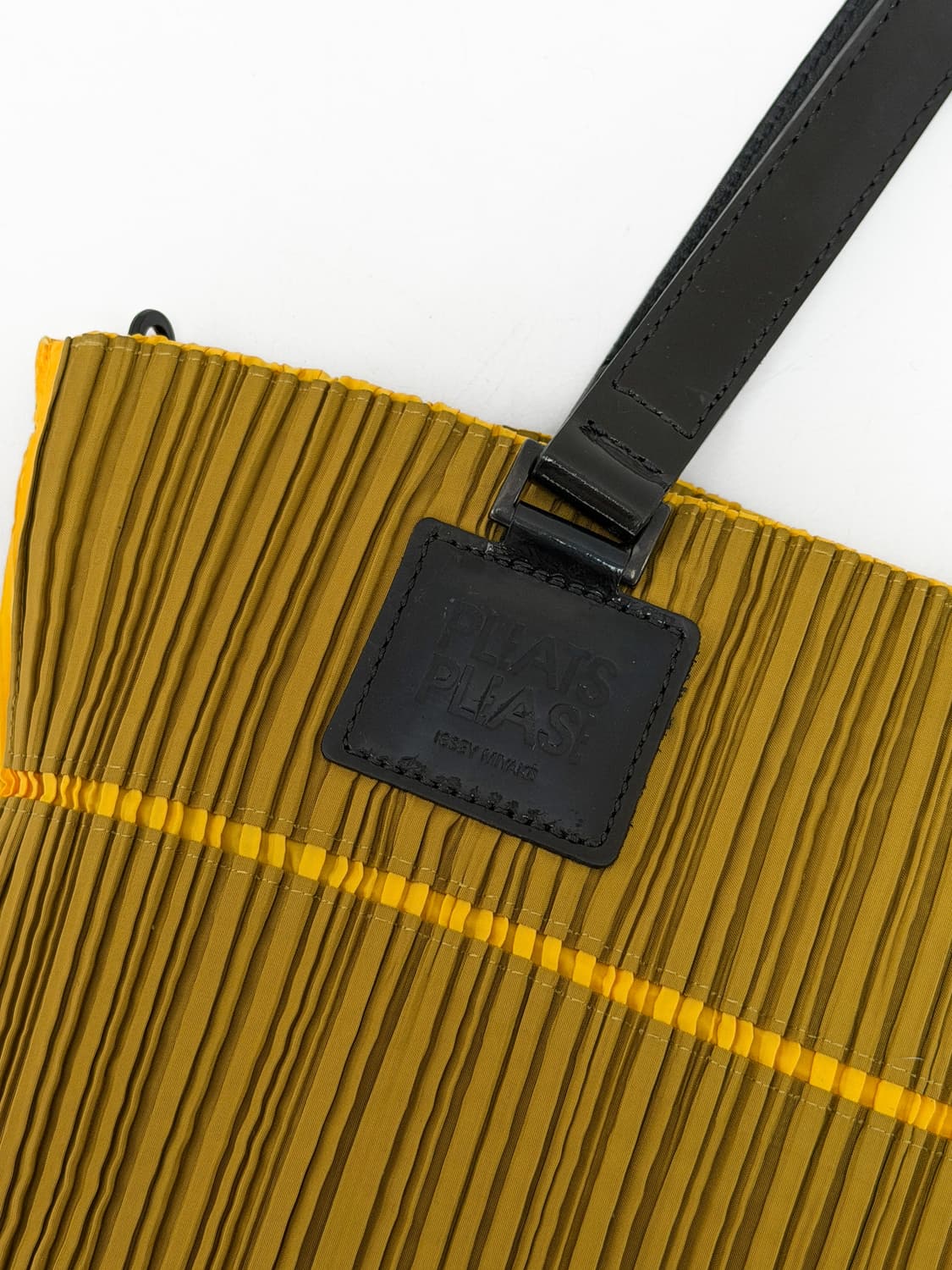 플리츠플리즈 레더 핸들 플리츠 쇼퍼백 상품이미지2