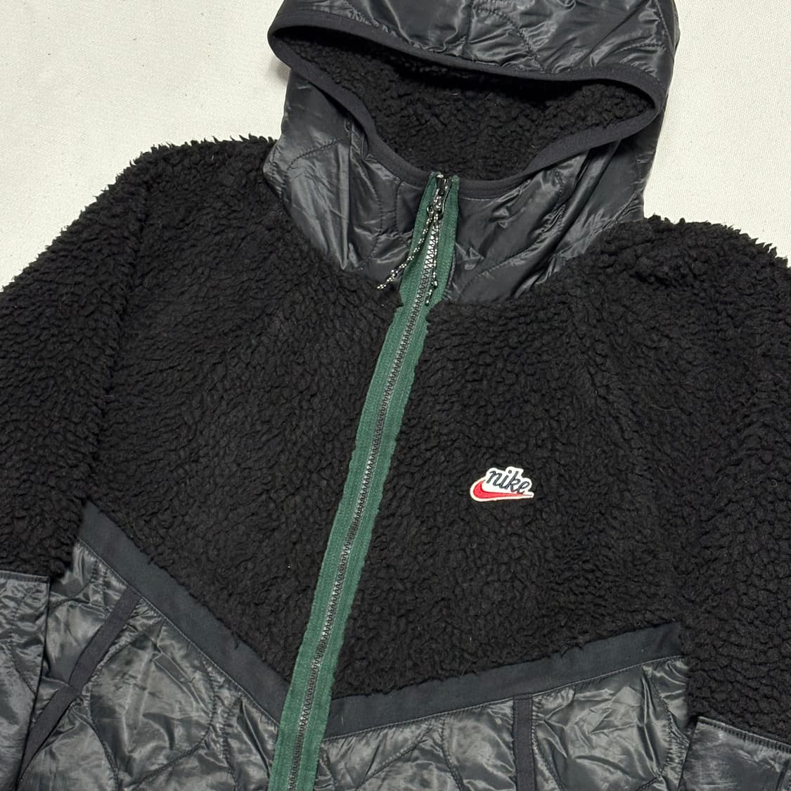 XL 나이키 블랙 그린 배색 셰르파 플리스 상품이미지1
