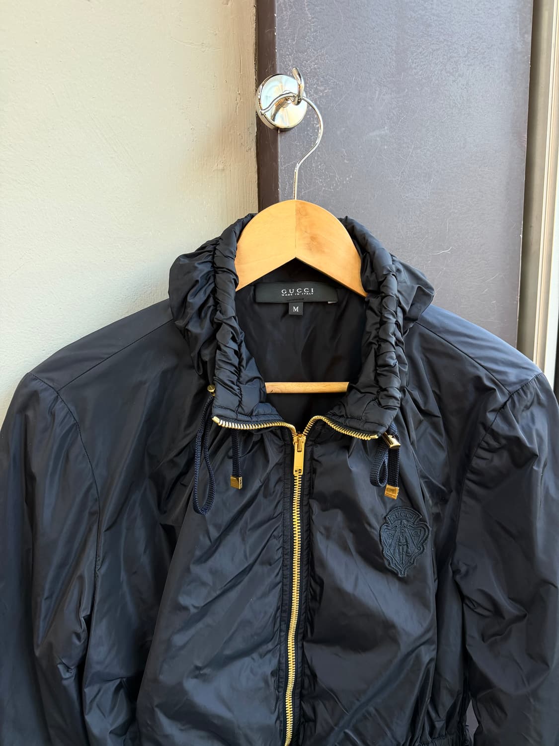 L/ 구찌 자수로고 벨티드 숏 패딩점퍼 상품이미지3