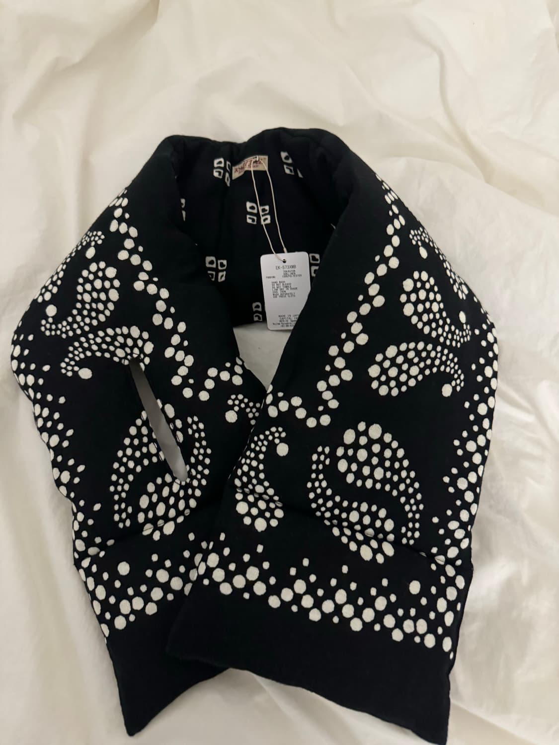 캐피탈 반다나 패턴 머플러 상품이미지1