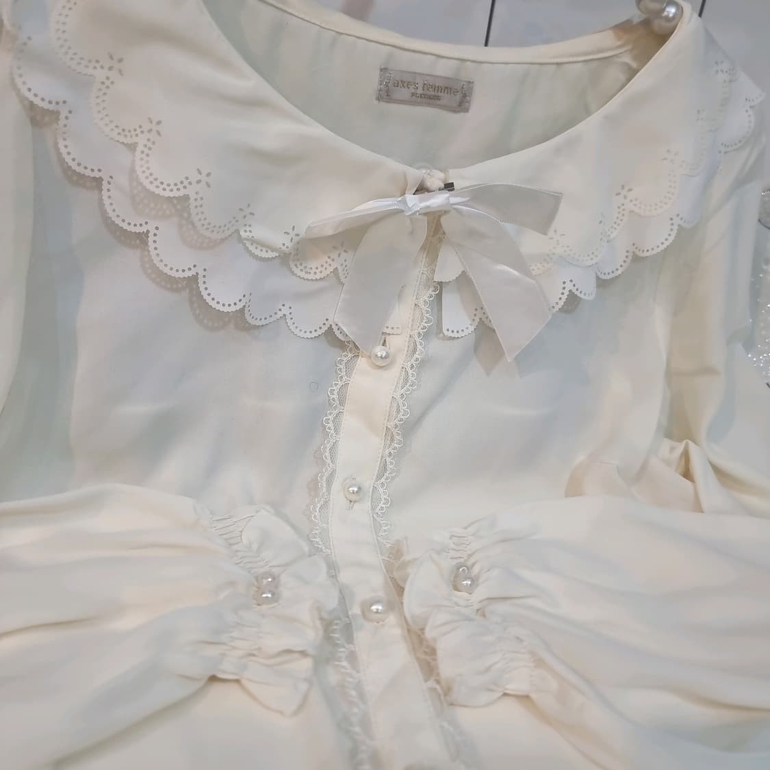 엑시즈팜 러블리레이스 리본 블라우스 상품이미지6