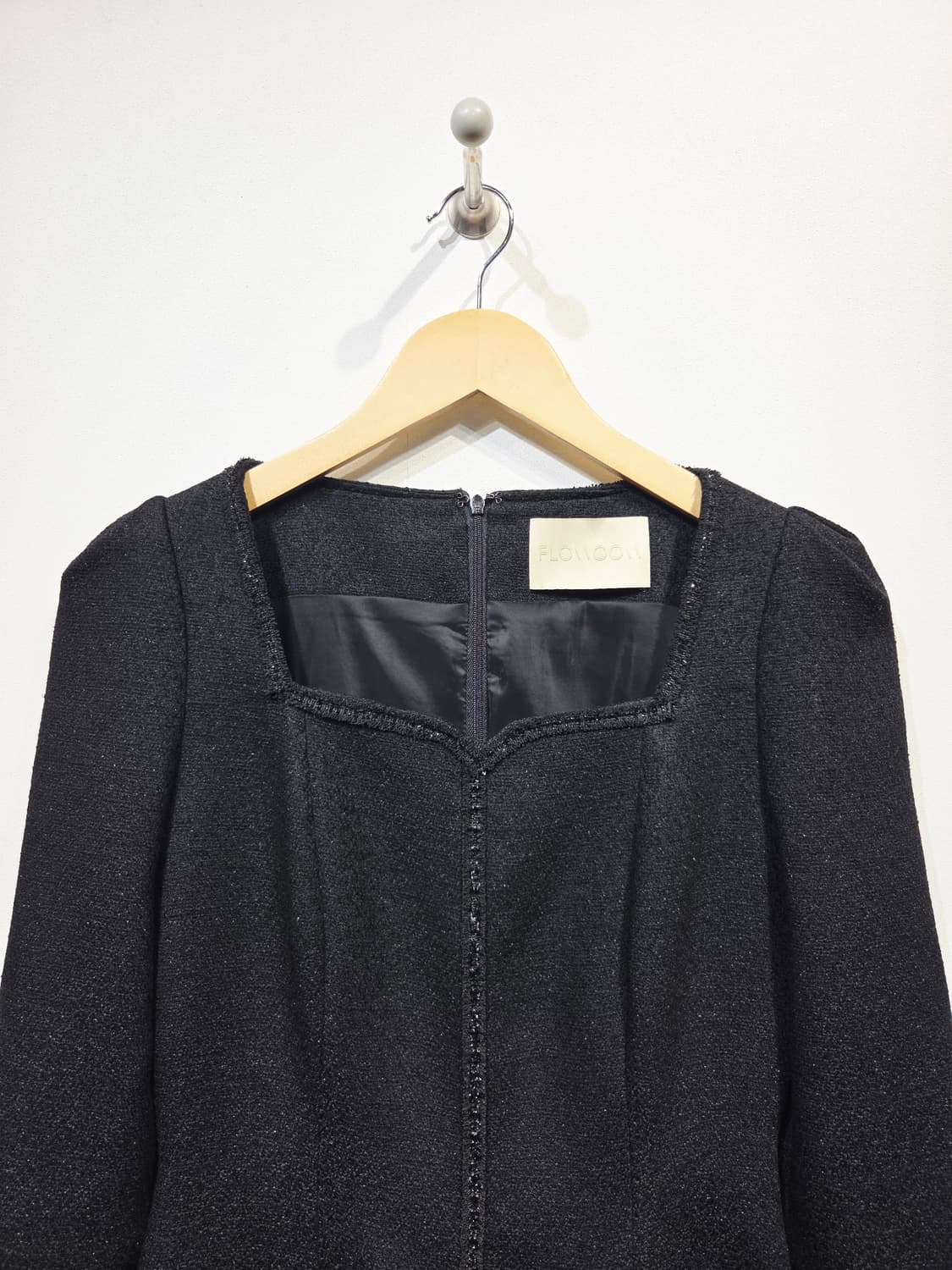 FLOWOOM 플로움 블랙 스퀘어넥 원피스 상품이미지4