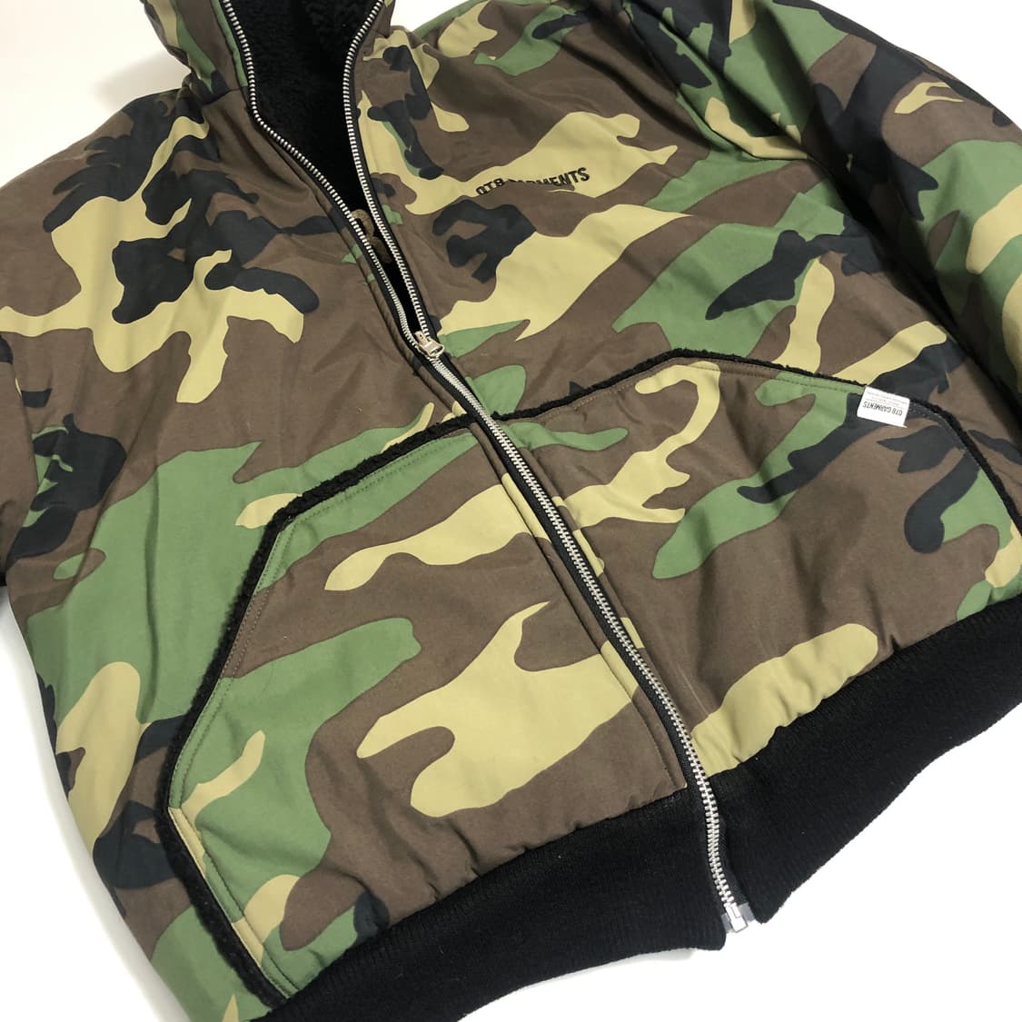 QT8 큐티에잇 카모 패딩 m 상품이미지6