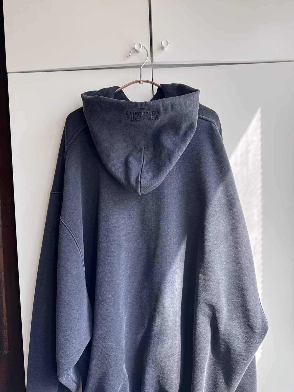 베트멍 로고 오버핏 후드티 상품이미지2