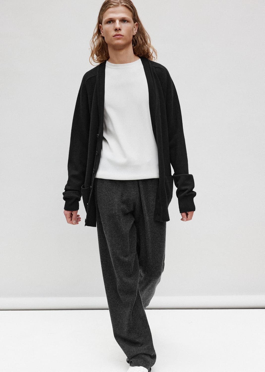 Extreme Cashmere Cardigan, Raven 상품이미지2