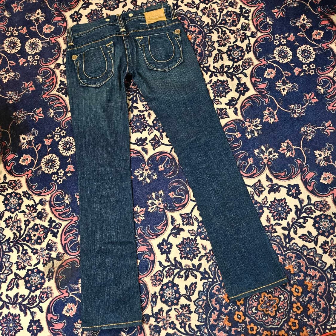 트루릴리젼 AVA BIG T 로우라이즈 세미 부츠컷 상품이미지1