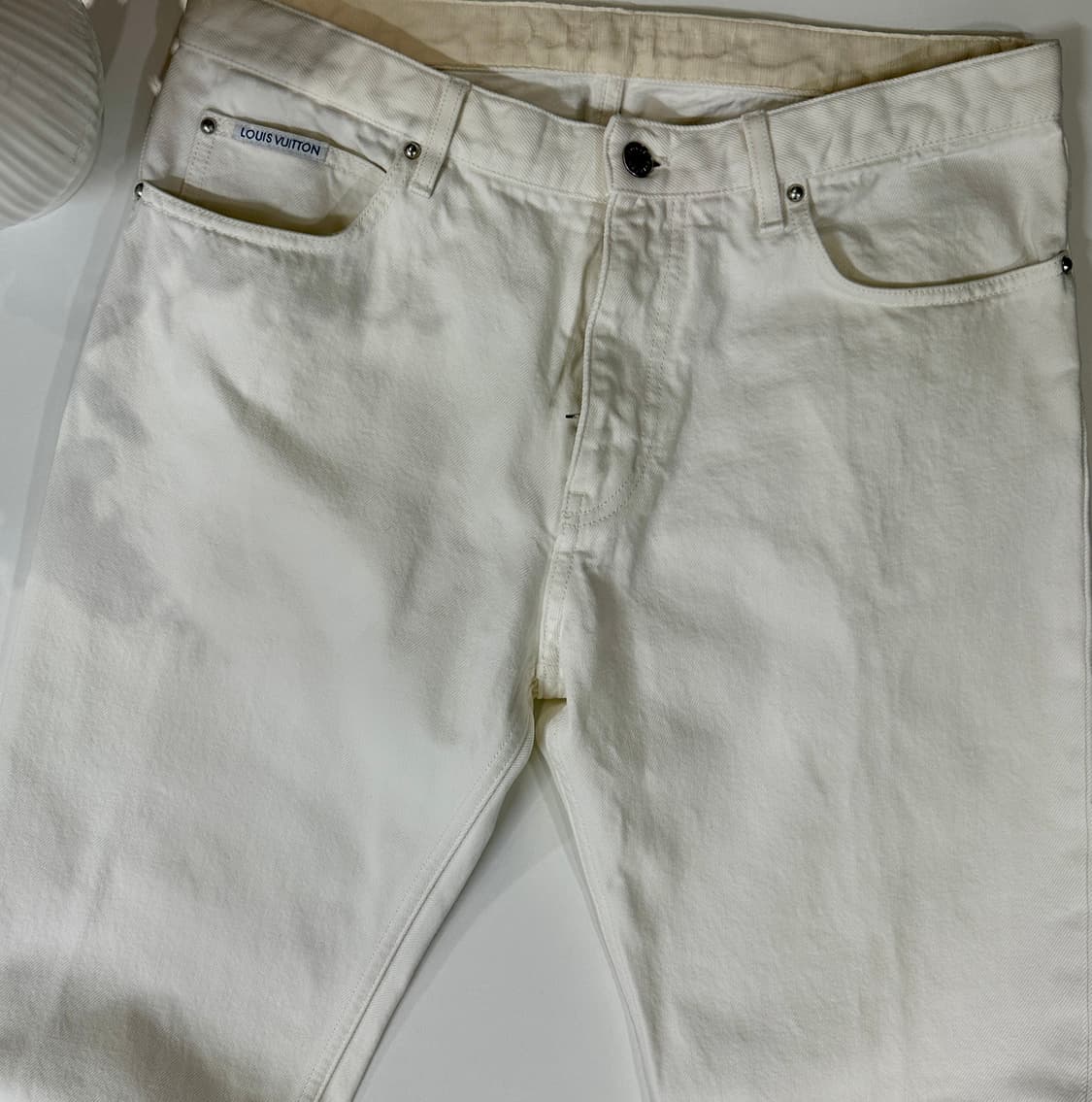 루이비통 화이트 데님 팬츠 로고 팬츠 상품이미지3