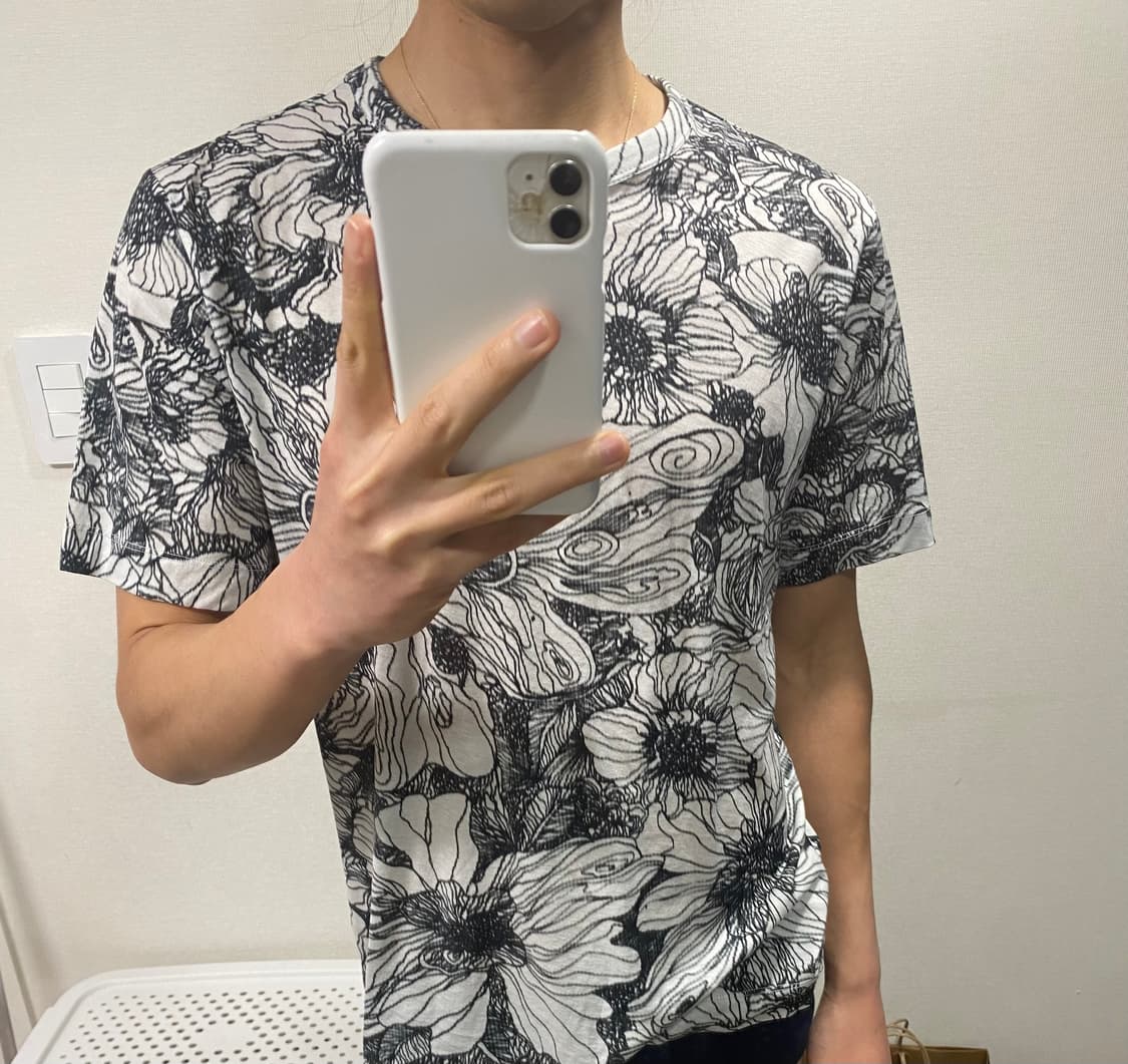 드리스반노튼 반팔 티셔츠 m사이즈 새상품 상품이미지4