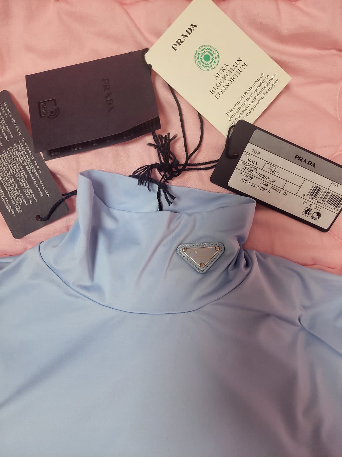 정품)급처미사용새상품!프라다 장원영 삼각로고 져지터틀넥탑목폴라하이넥티셔츠 상품이미지3