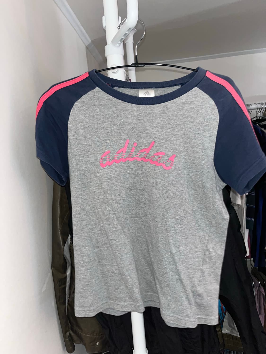 Adidas 빈티지 세미크롭 반팔티 상품이미지1