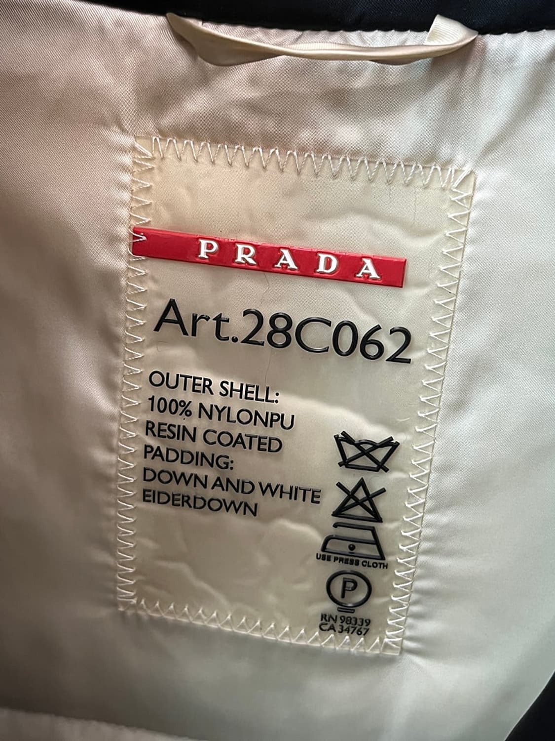 여) 프라다 리나일론 후드패딩  상품이미지6
