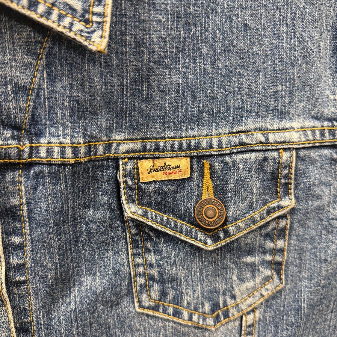 리바이스 트러커 데님 자켓 워싱 스트레치 옐로우 스티치 포켓 디테일 중청 상품이미지6