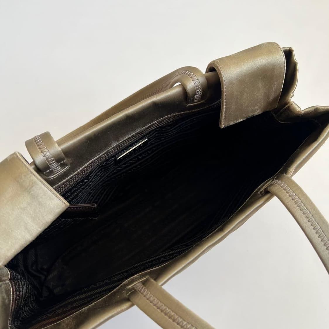 프라다 아카이브 새틴 토트백 y2k 상품이미지5