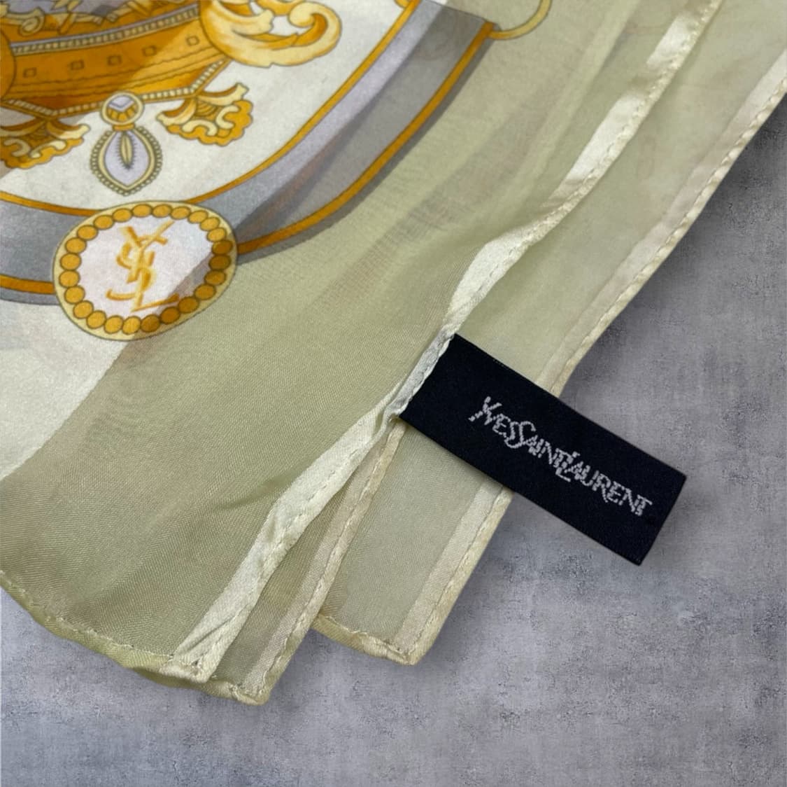 입생로랑 Yves Saint Laurent 골드 바로크 패턴 실크 스카프 상품이미지3