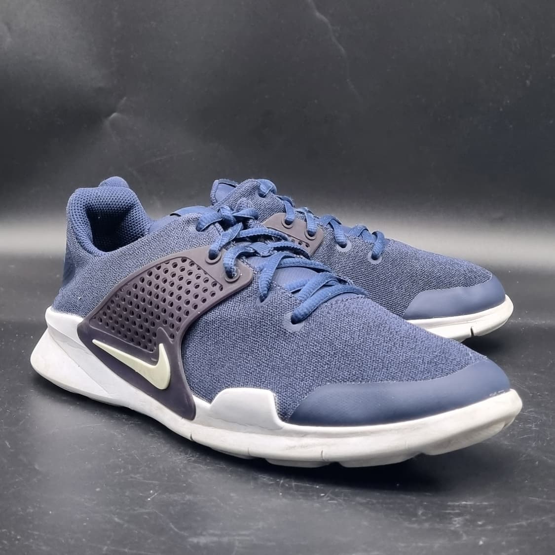 나이키 애로우즈 남성운동화275 상품이미지1