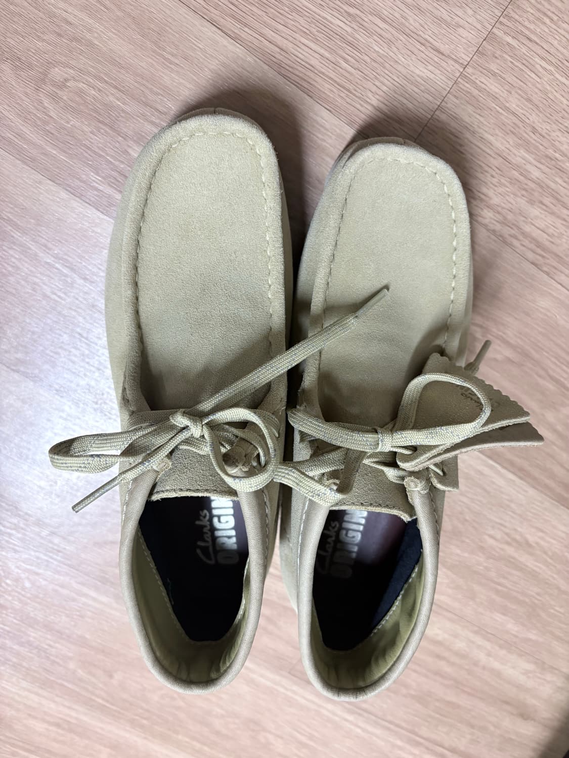 클락스 왈라비 225사이즈 데져트트랙 고어텍스 거의 새것 상품이미지1