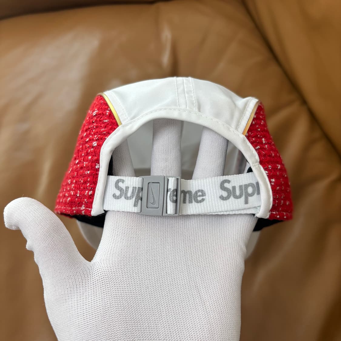 슈프림 나이키 스우시 캠프캡 러닝캡 모자 화이트 레드 상품이미지8