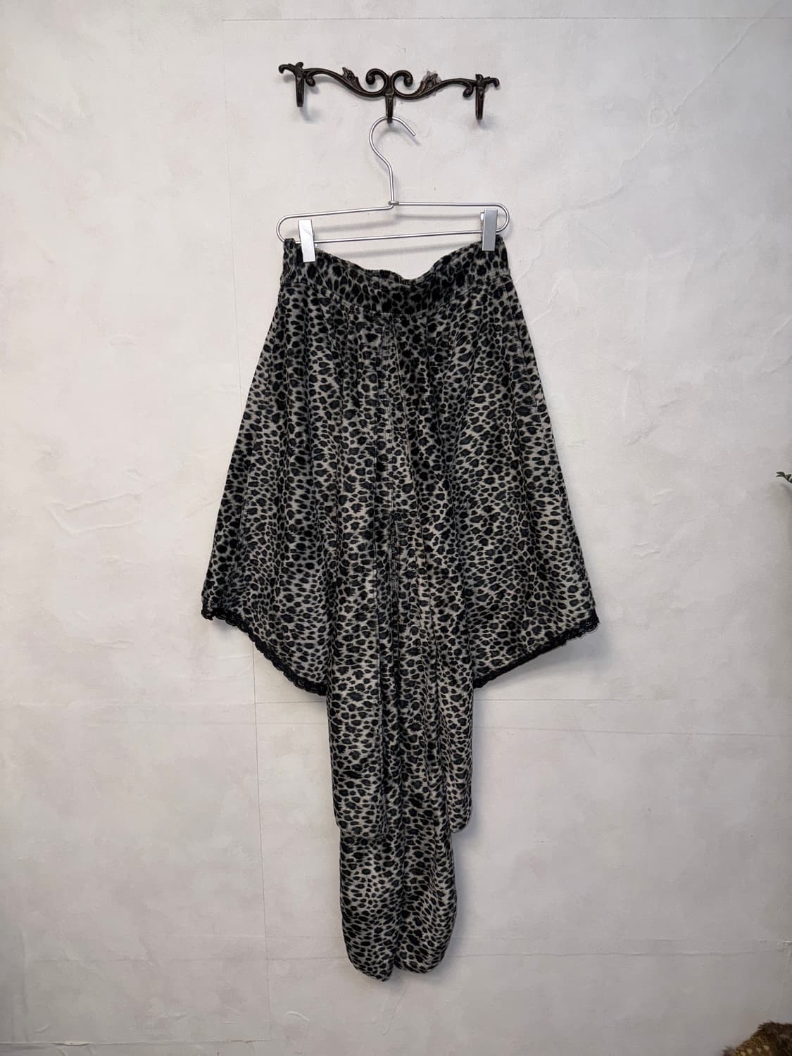 Black&white leopard back ribbon unbal sk 상품이미지3