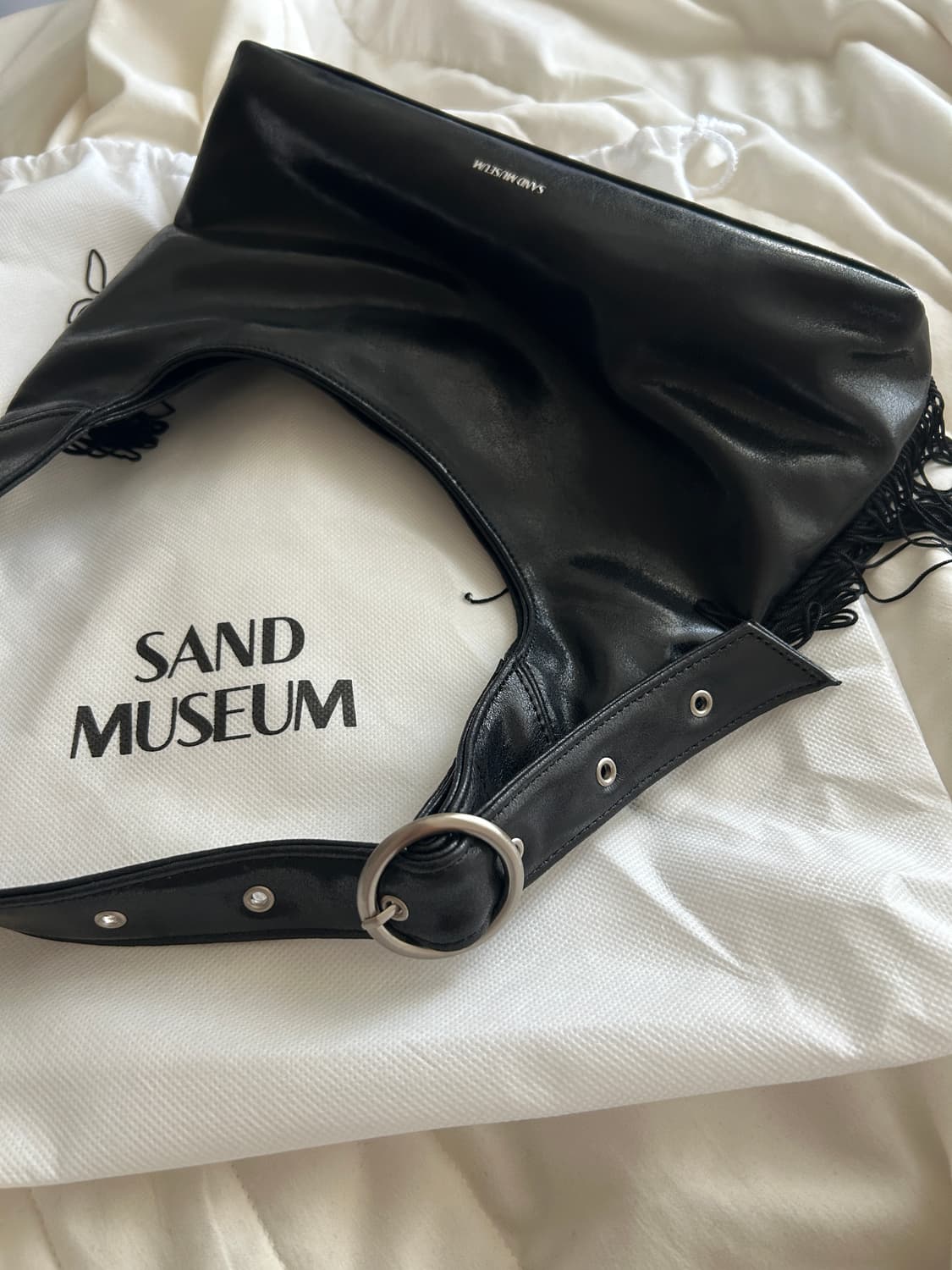 샌드뮤지엄 PONY FRINGE BAG [Black] 상품이미지3