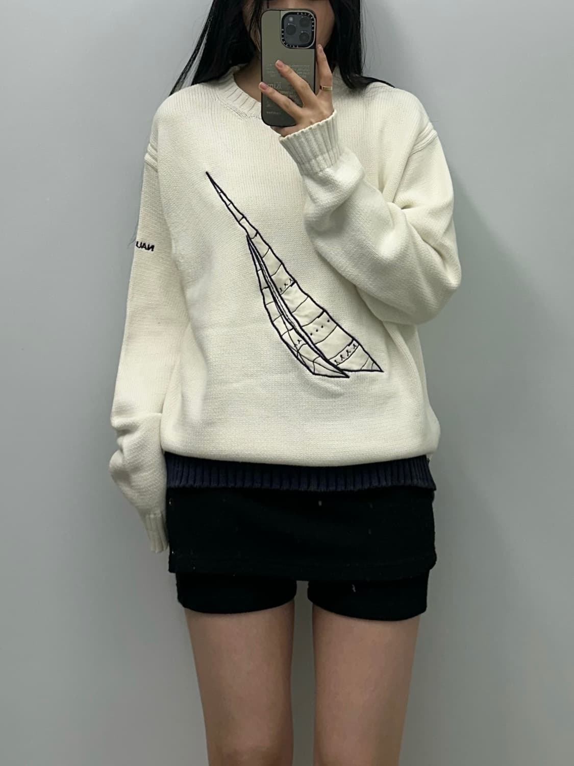 노티카 자수로고 화이트 니트 상품이미지1