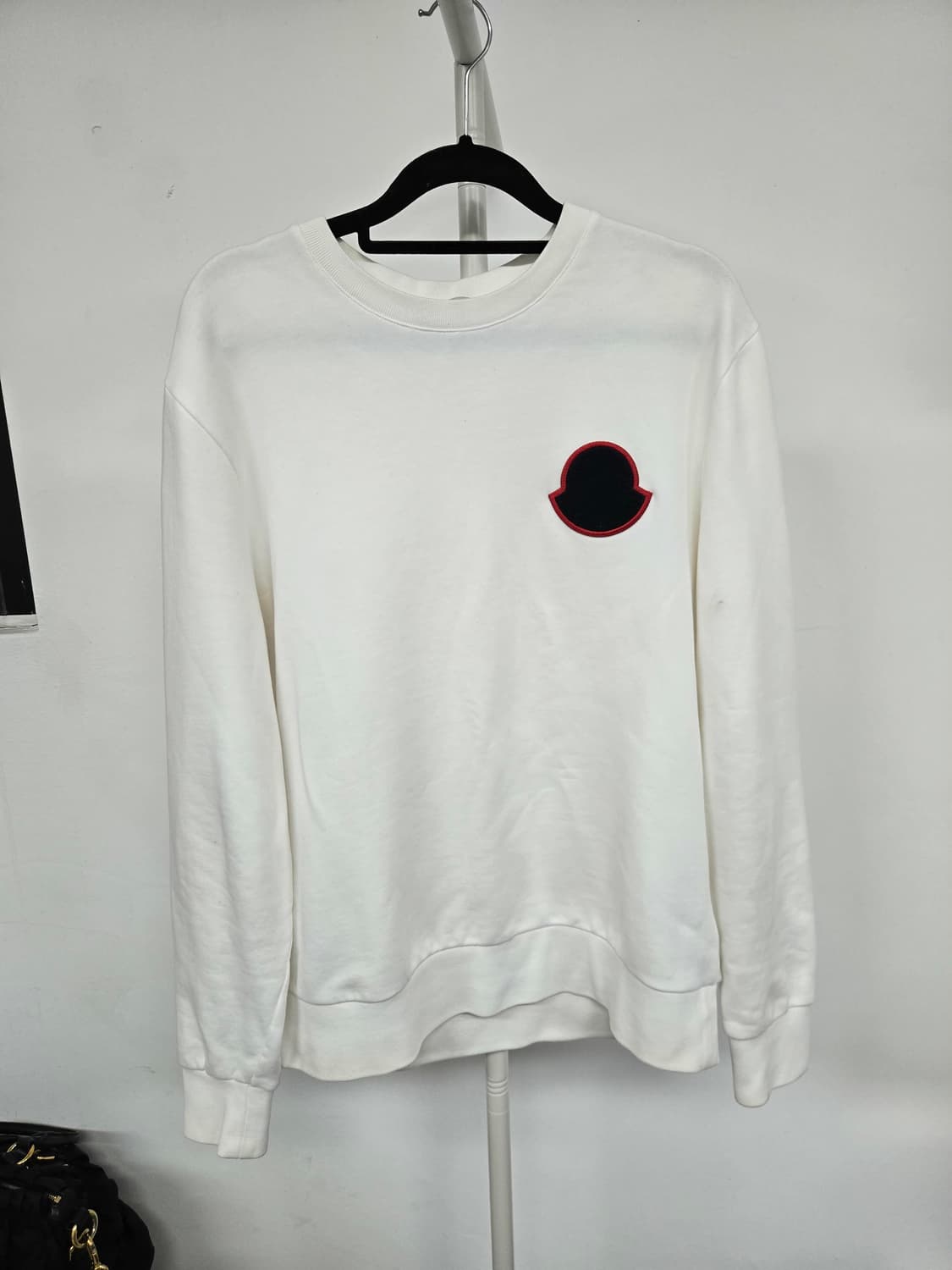 [보증서 정품] 몽클레어 빅로고 맨투맨 상품이미지5