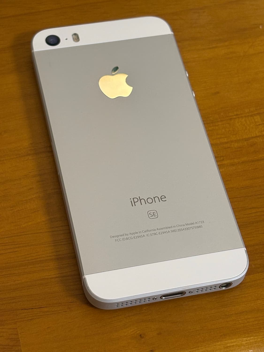 아이폰 se1 실버 32GB 상품이미지1