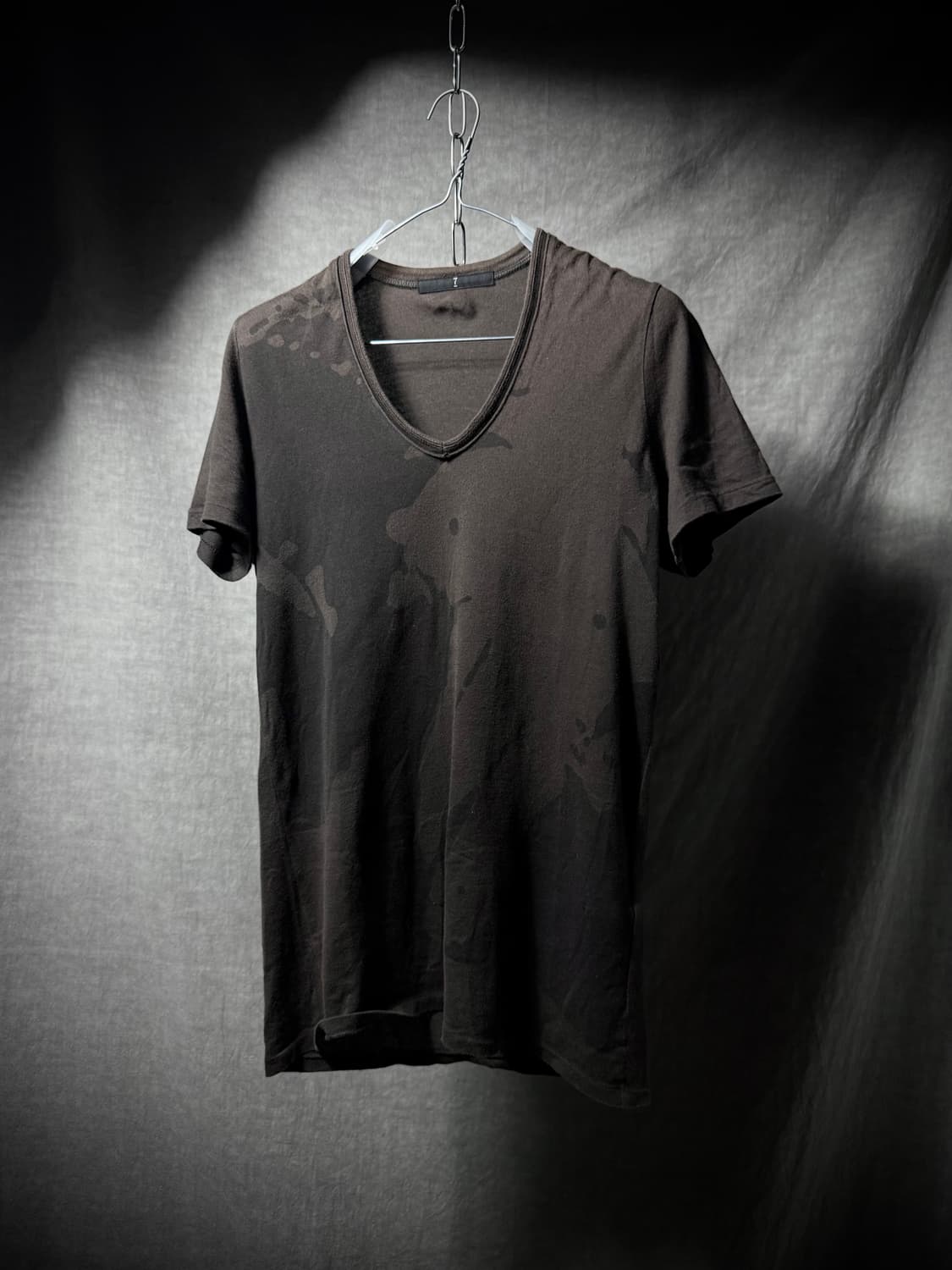 Julius 13SS [vandalism;] V-Neck T-shirt  상품이미지1