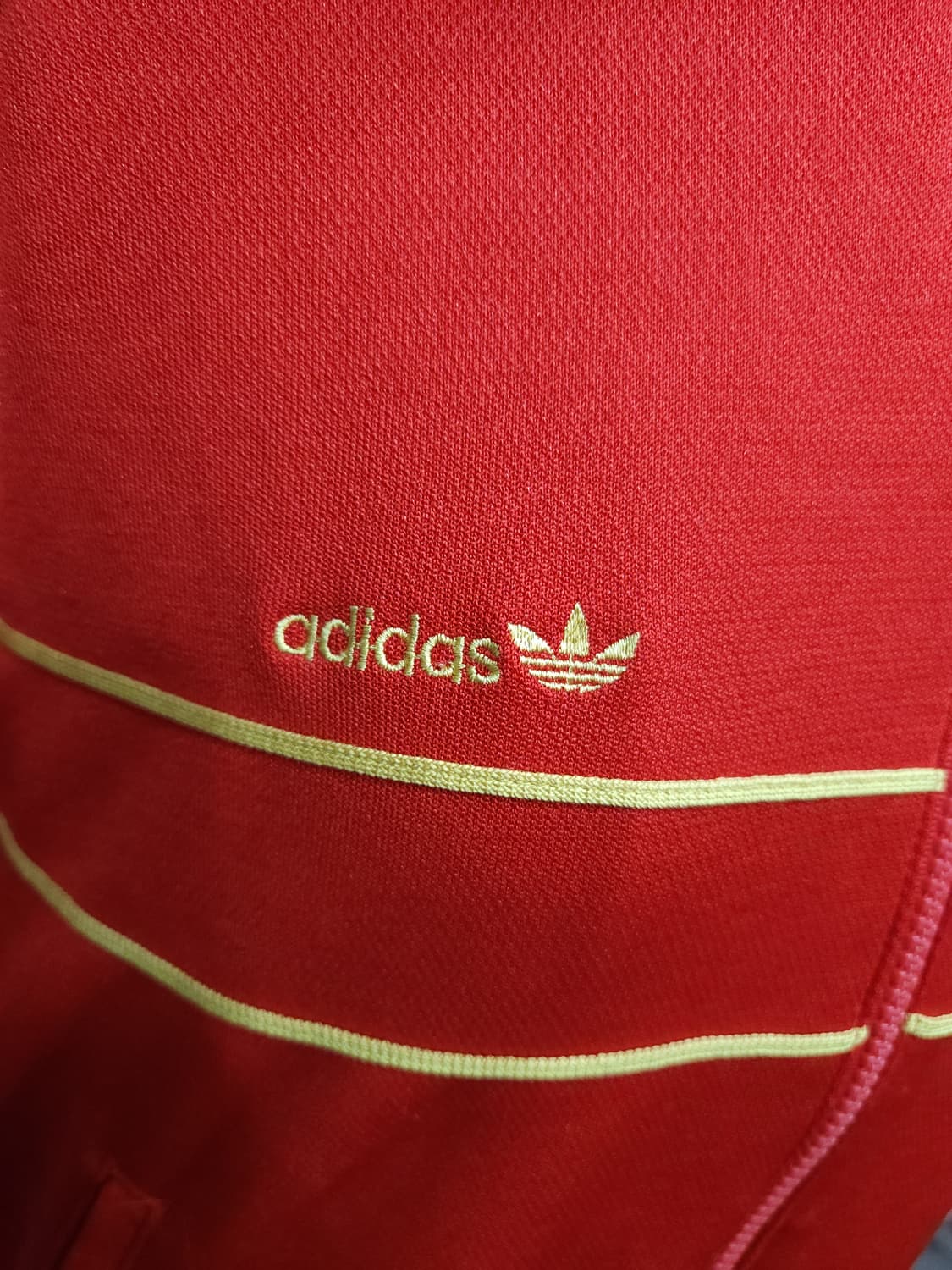 아디다스 80s 레드 골드 배색 져지자켓

 상품이미지2