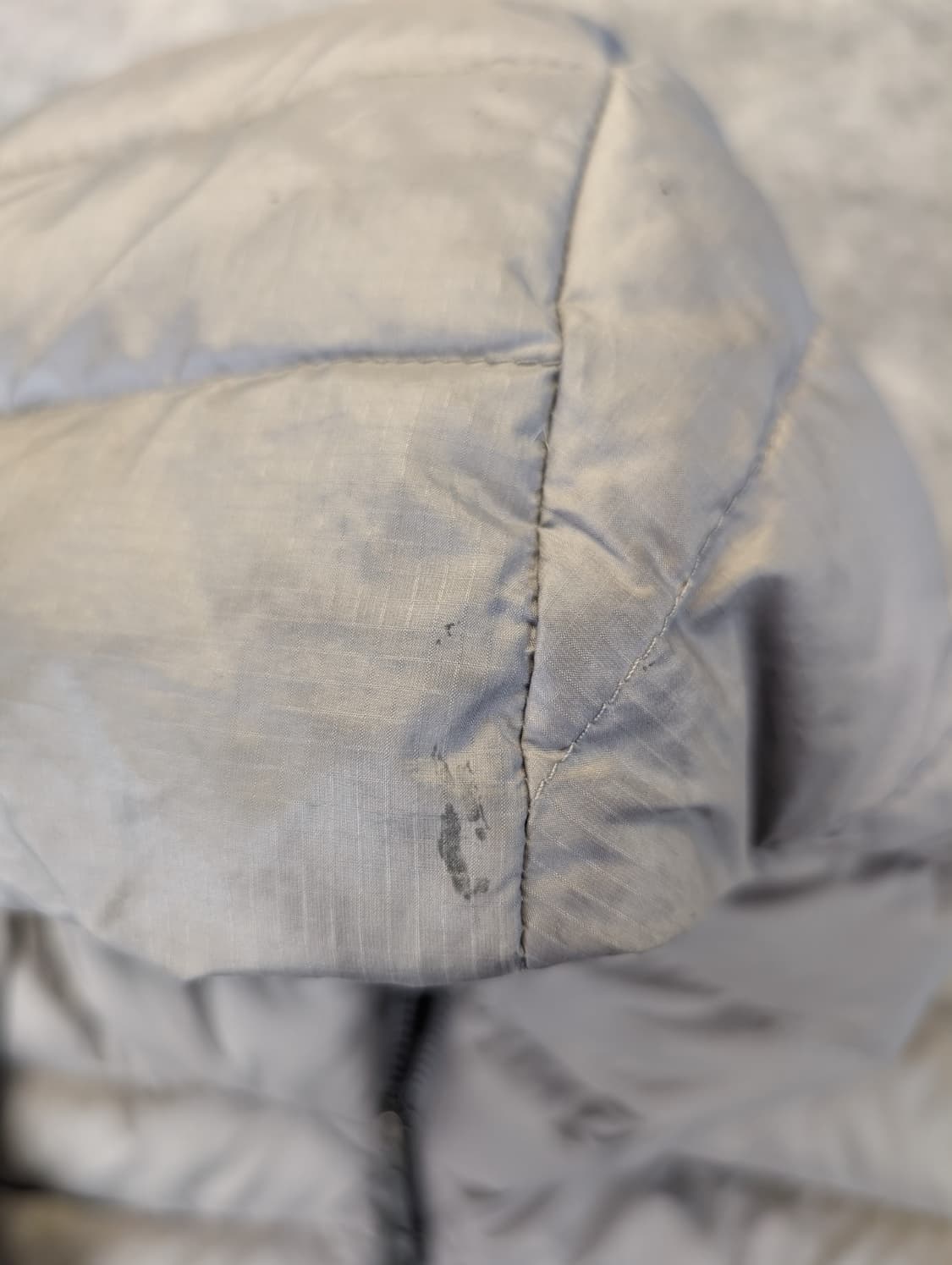 파타고니아 후디 경량패딩 그레이 상품이미지9