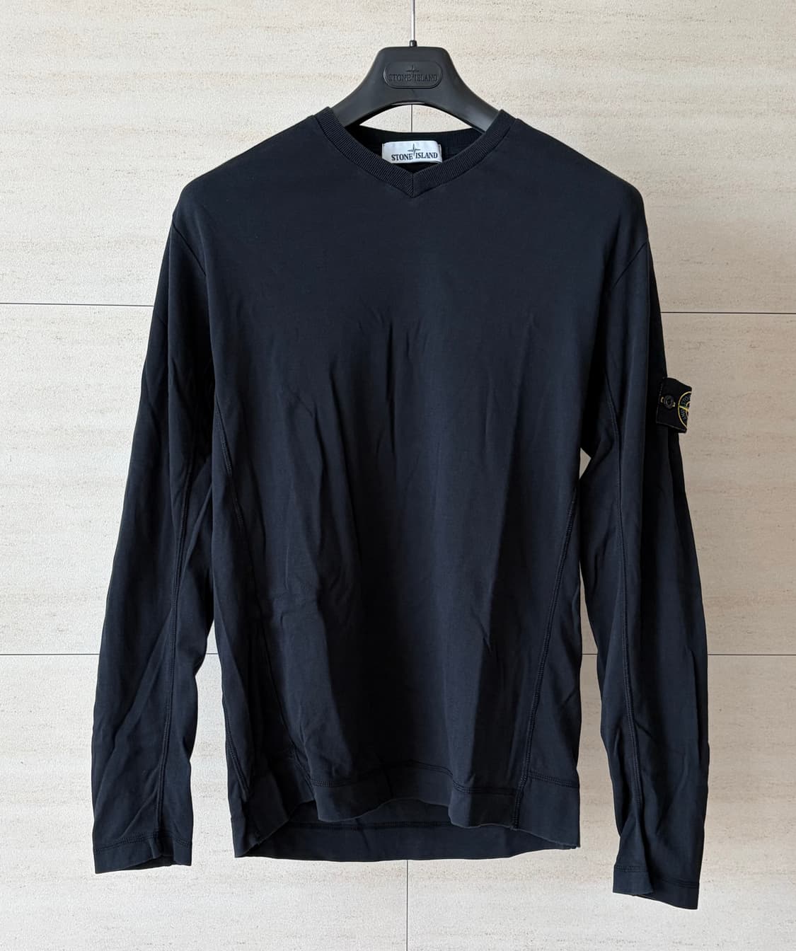 스톤아일랜드 롱슬리브 브이넥 티셔츠 상품이미지1