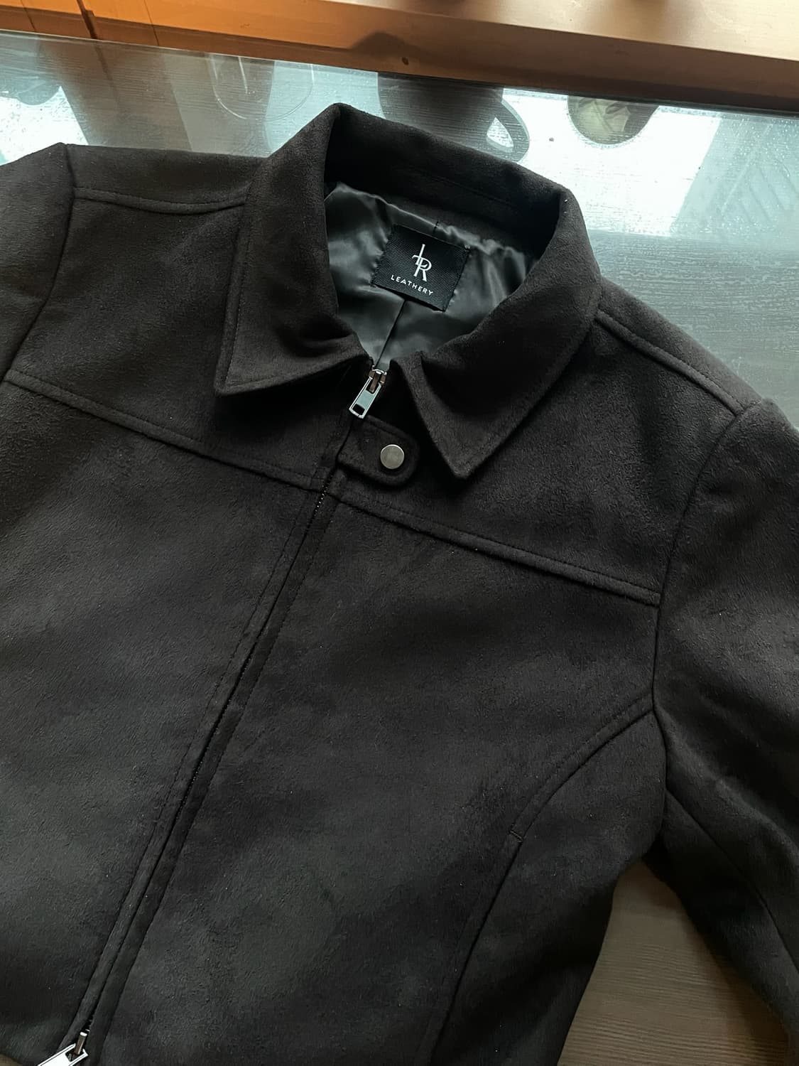 레더리 커브드 스웨이드 크롭 집업 자켓 [DARK BROWN] 판매 상품이미지10