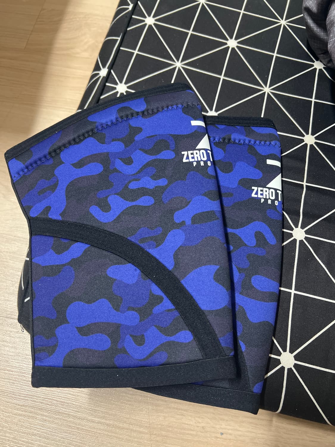 제로 투 히어로 무릎 보호대 상품이미지1