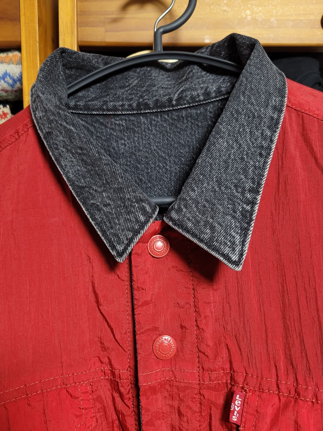 에어 조던 x 리바이스 한정판 리버시블 트러커 자켓 상품이미지6