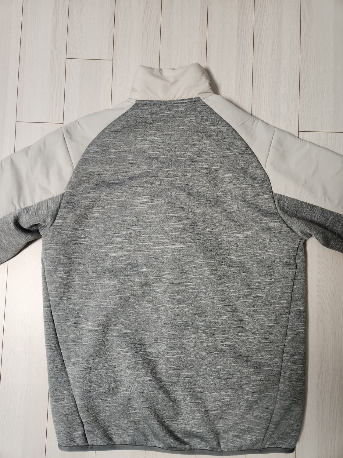 리복 플리스 멀티 트레이닝 바람막이 자켓 사이즈100L

여러 중고사이트 상품이미지9