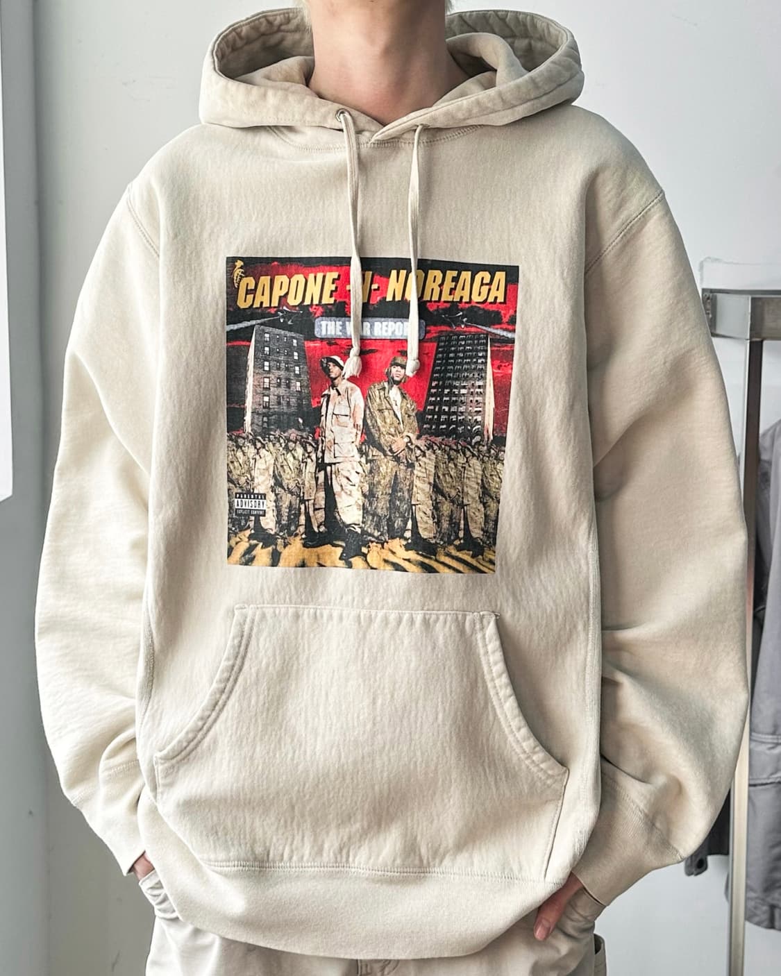 슈프림 16F/W 더 워 리포트 후드티 상품이미지1