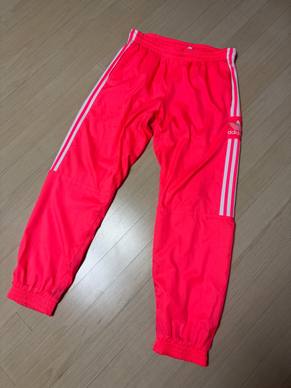 아디다스 매장 정품 형광 핑크 트레이닝 팬츠 XL 상품이미지1