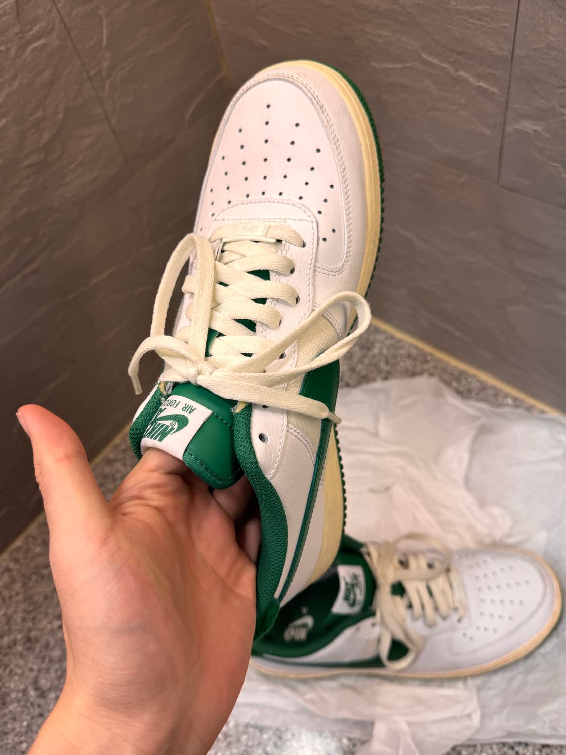 나이키 에어포스 1 로우  LV8 바시티 화이트 파인 그린 상품이미지5