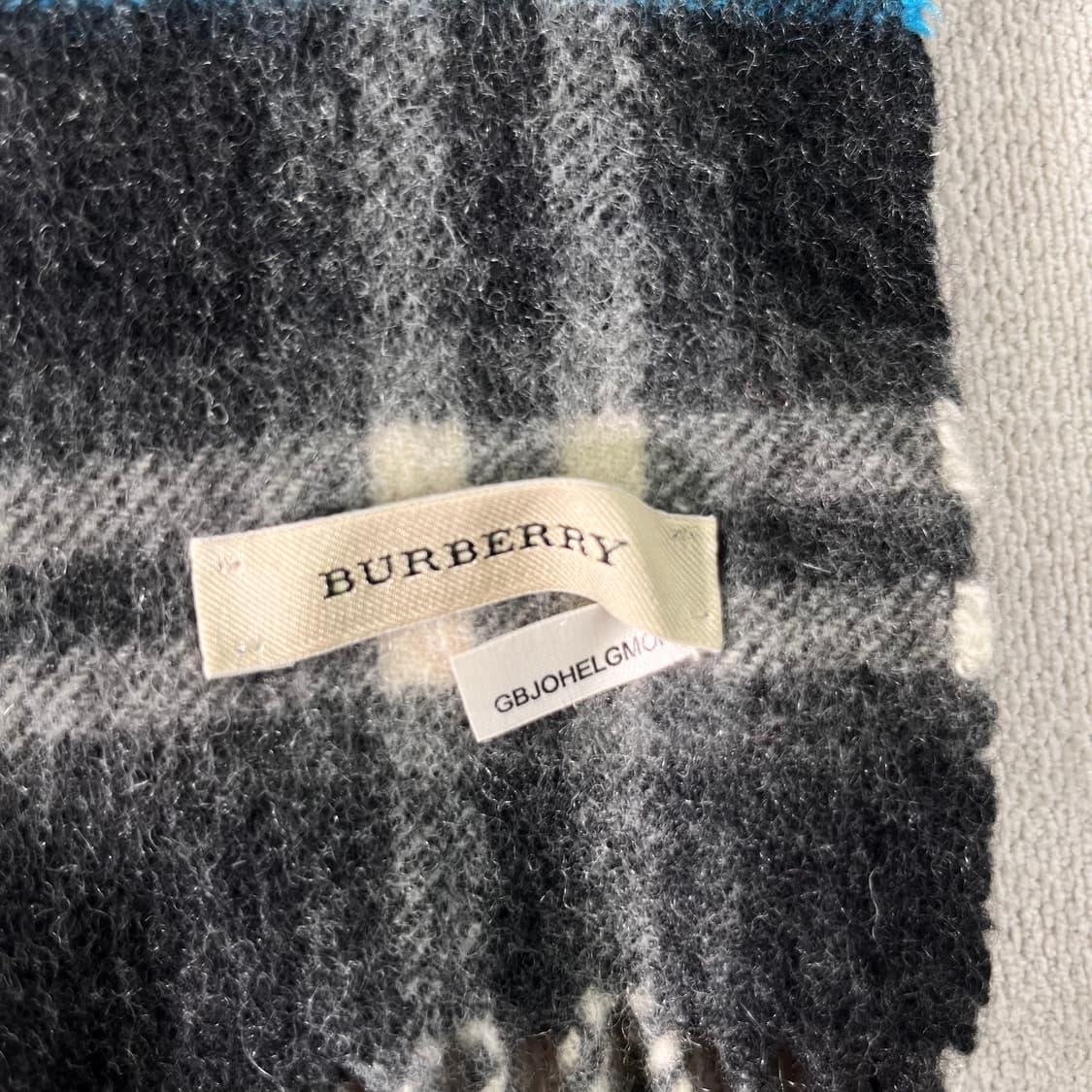 버버리 체크 캐시미어 울 차콜 머플러  상품이미지4